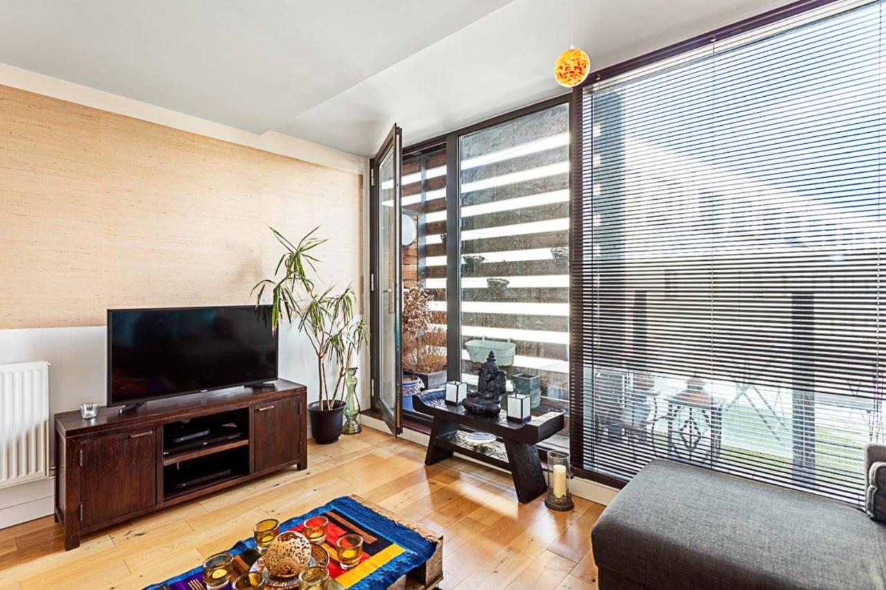 Modern Cosy On Vibrant Deptford High Street Appartement Londen